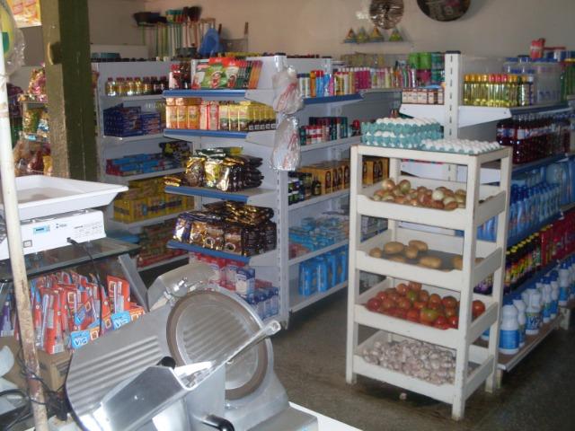 Mercearia completa com Casa ou somente o comércio, com clientela formada - Foto 3