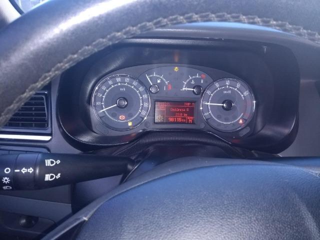 Fiat Linea HLX 2010 baixo KM rodado, selado Placa A 2019 Pago - Foto 11