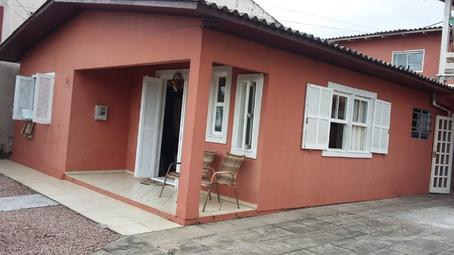 Casa na Praia para veraneio do lado de Torres, centro do Passo de Torres