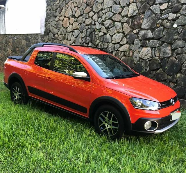 Messias Motors - 2015 Volkswagen Saveiro Cross 1.6 16v MSI (Flex) (cab.  estendida) Prata Completo+AirBag+ABS+Couro+Rodas+Som+Sensor Estacion.+Comp  de Bordo+Prot. Caçamba