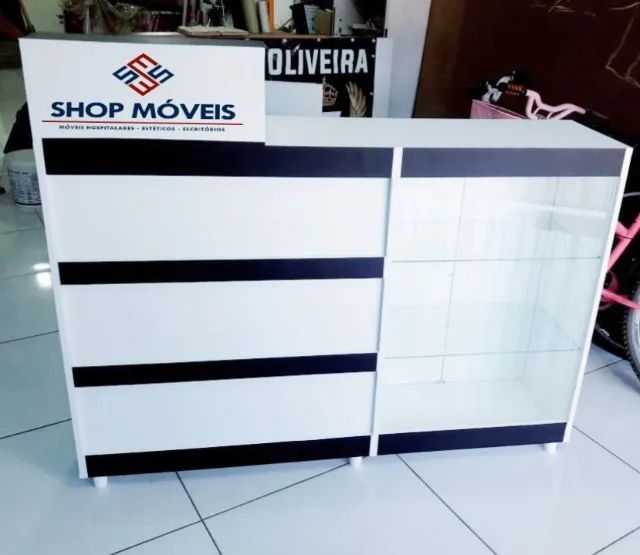 Balcão Caixa Vitrine, com prateleiras de vidro personalizado.  - Foto 5