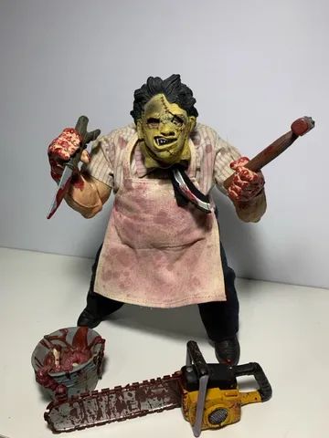 Leatherface Massacre Da Serra Elétrica Mezco 23cm - Foto 3