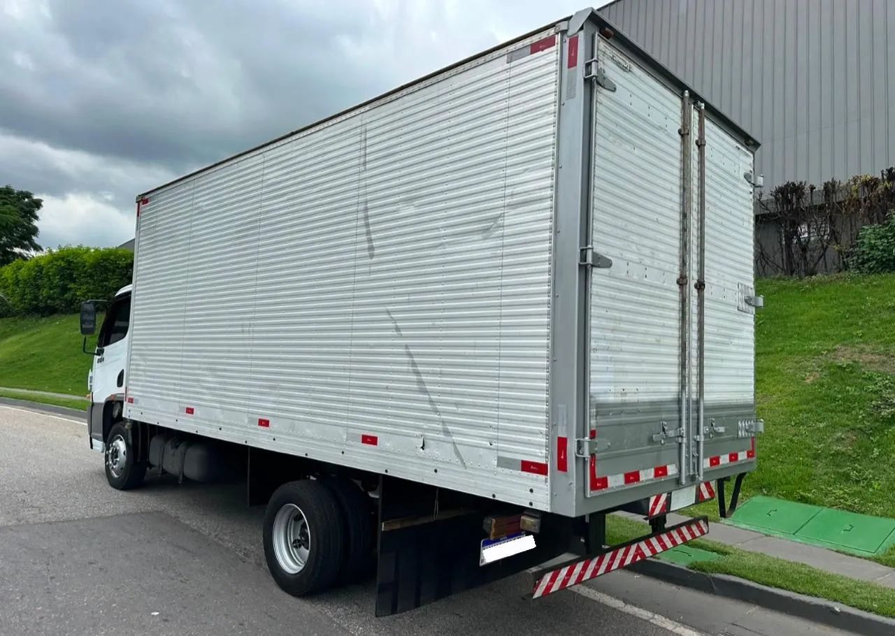 Caminhão Mercedes-Benz Accelo 09/09 Baú - Foto 4