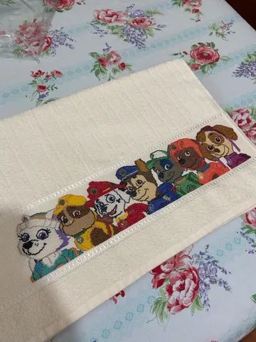 Toalha de banho bordada Patrulha Canina