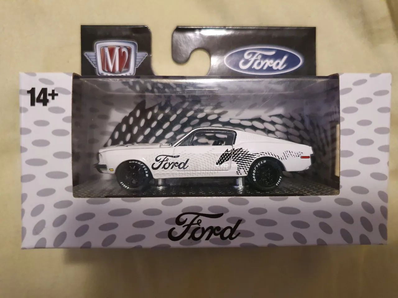 Miniatura Ford Mustang Fastback (1968)- 1/64 M2 Machines
