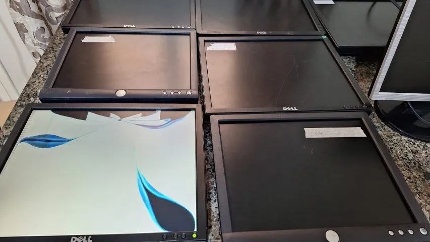 Monitor dell com defeito na tela (Descrição)