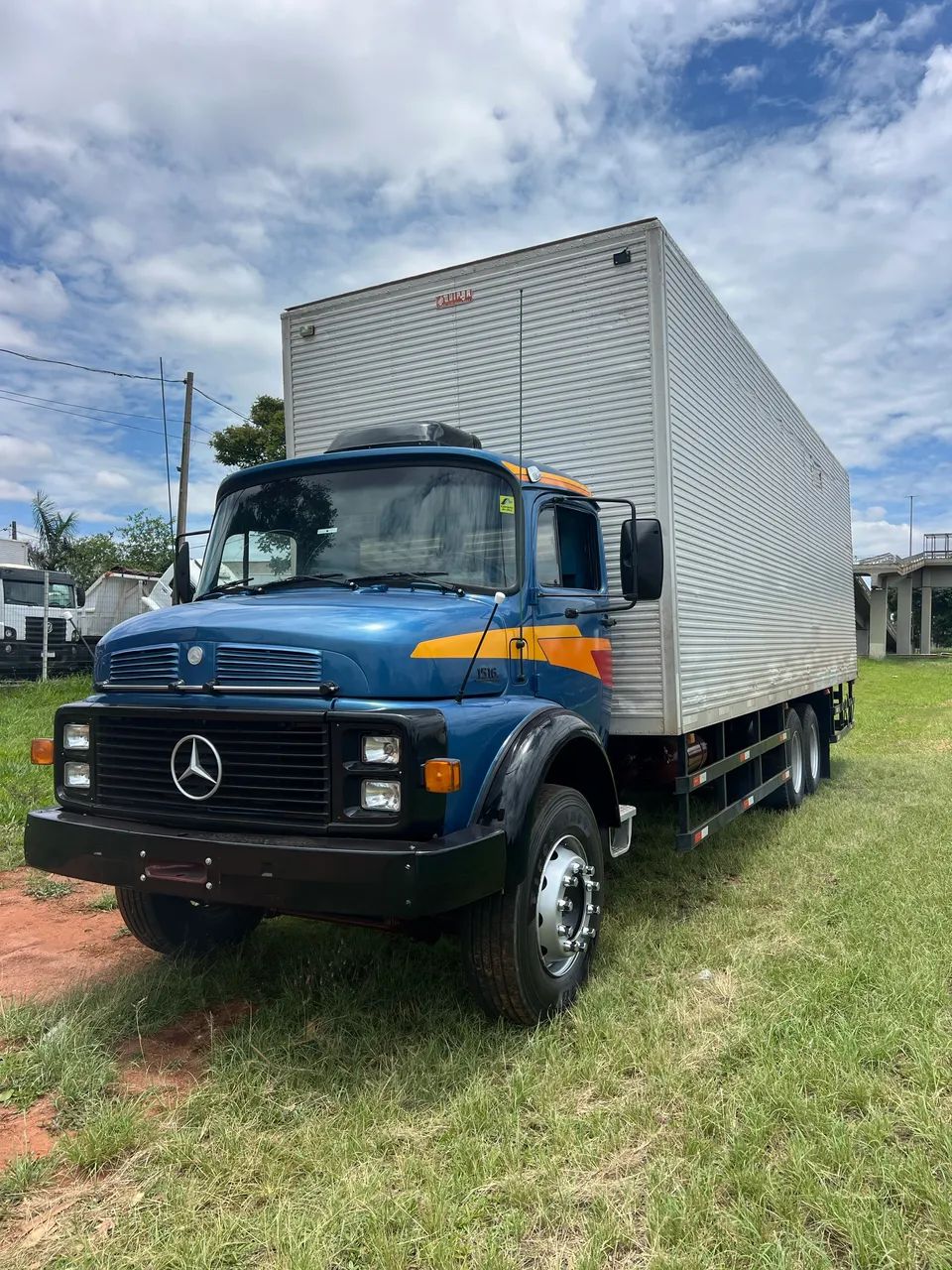 MERCEDES BENZ 1516 6X2 TRUCADO BAÚ 8.90 METROS 1976 / 1976  - Foto 11
