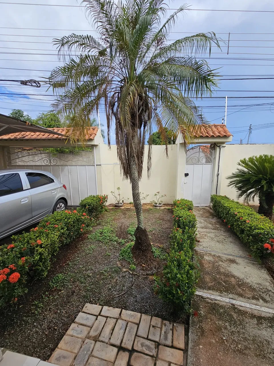 CASA PÚBLICA  OU PONTO COMERCIAL, REFORMADA, ESQUINA MIGUEL SUTIL E CIDADE ALGA, 4 SALAS, 