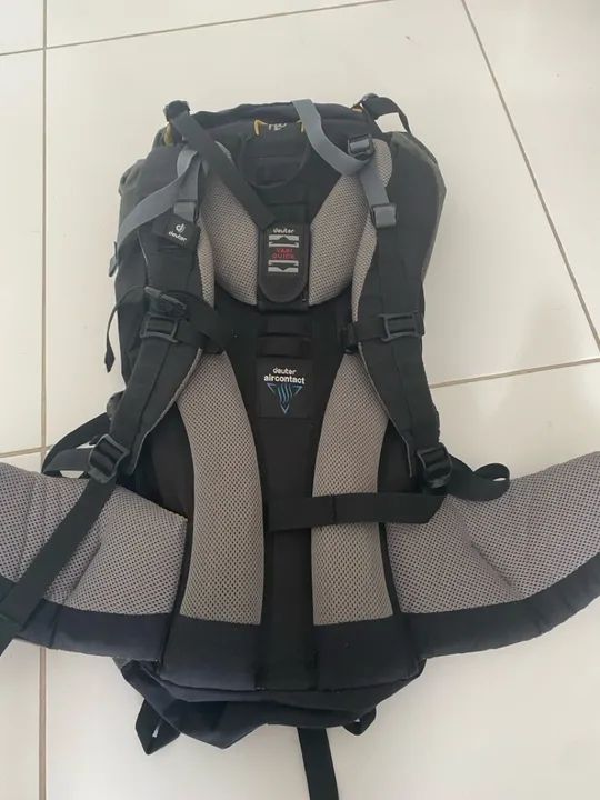 Mochila Deuter Air Contact 40+10 - Foto 5