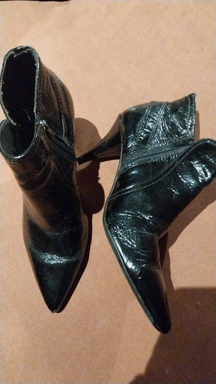 Bota Feminina Preta Salto Fino