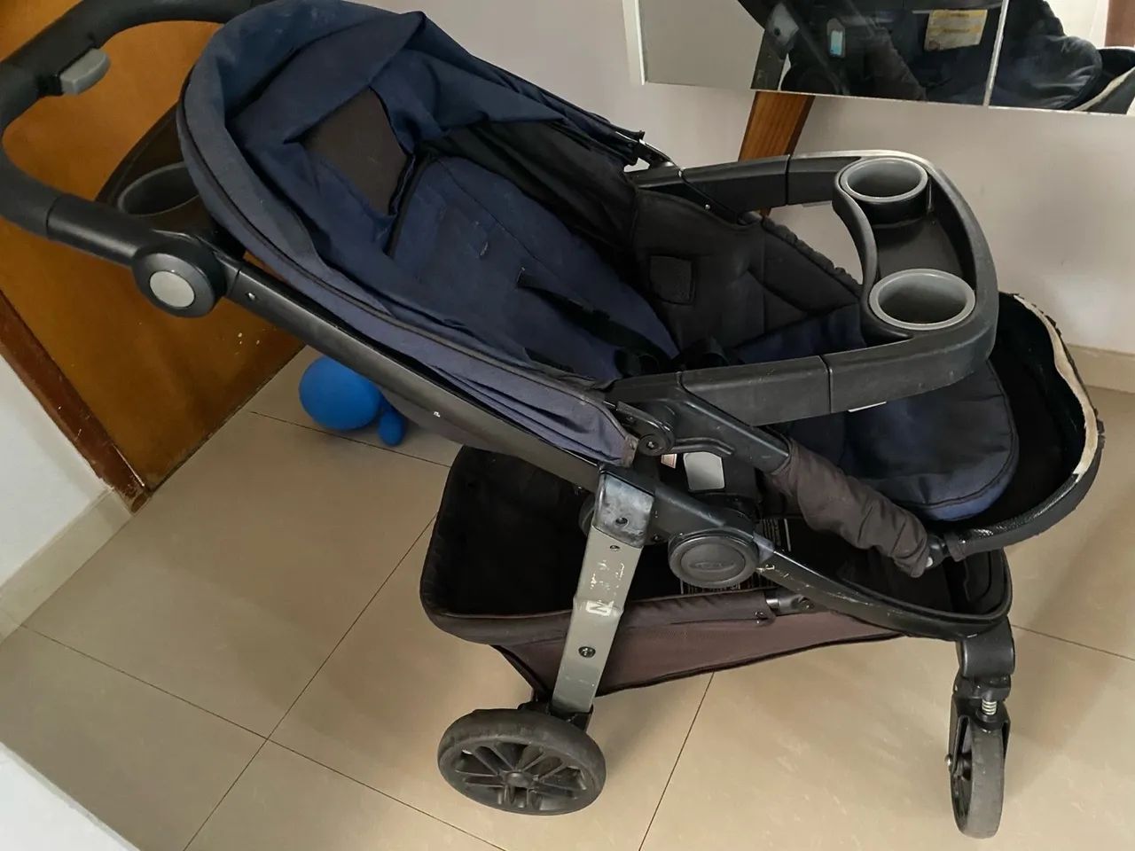 Carrinho de bebê usado em ótimo estado