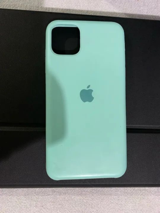 Capinhas Silicone Apple iPhone 11 semi nova.