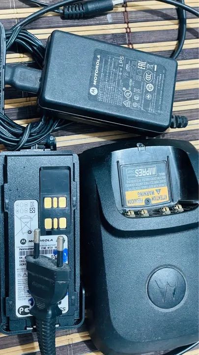 Kit Carregador e fonte com bateria de HT.  - Foto 3