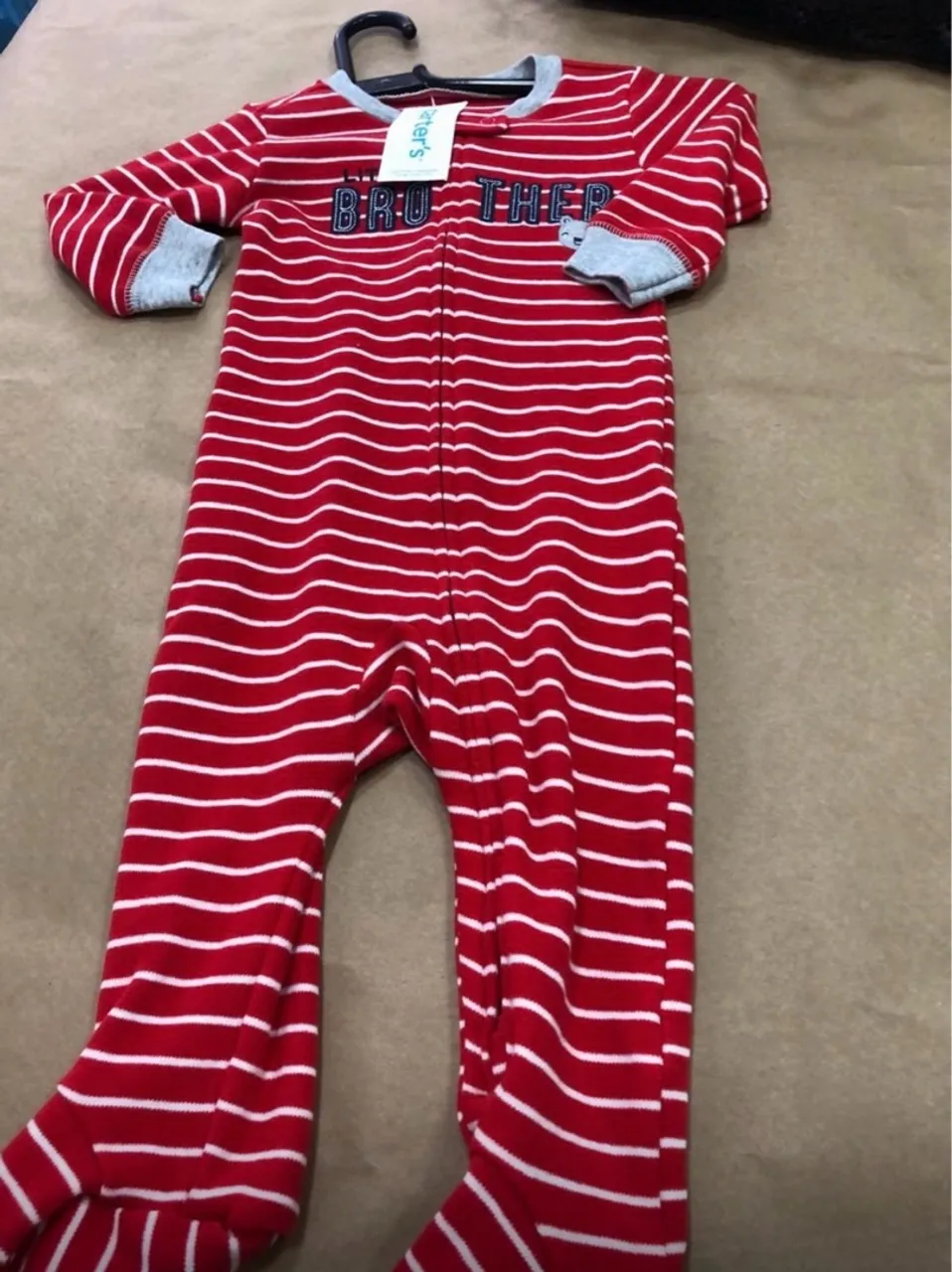 Macacão de Bebê Carter's Listrado Vermelho - Brother