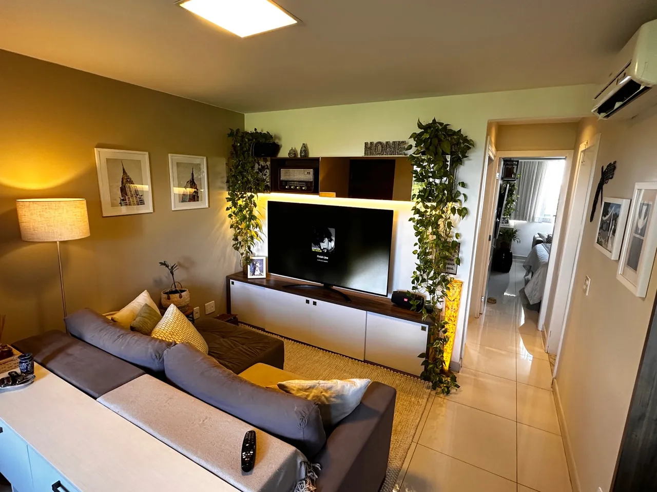 Lindo apartamento REFORMADO à venda na QRSW 7, Bloco B8. Uma verdadeira RARIDADE!