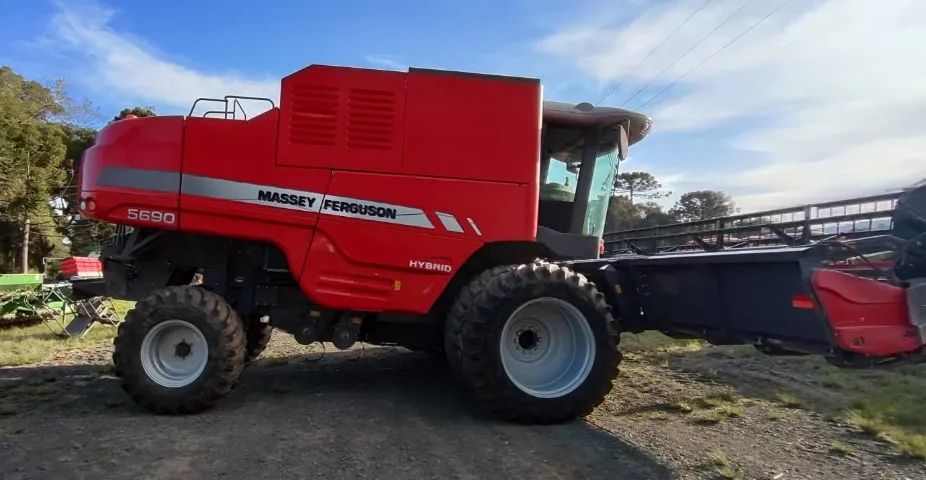 Colheitadeira Massey Ferguson - MF5690, Hydro. Fabricação 2018 - Foto 4