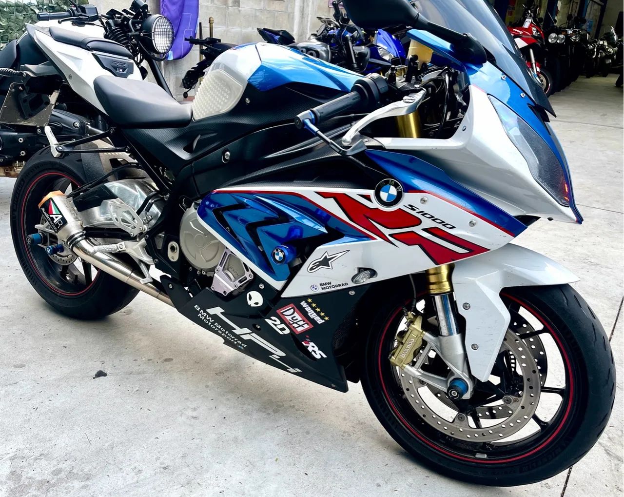 BMW S1000 RR 2019 igual a 0km financio troco carro moto  maior menor valor 