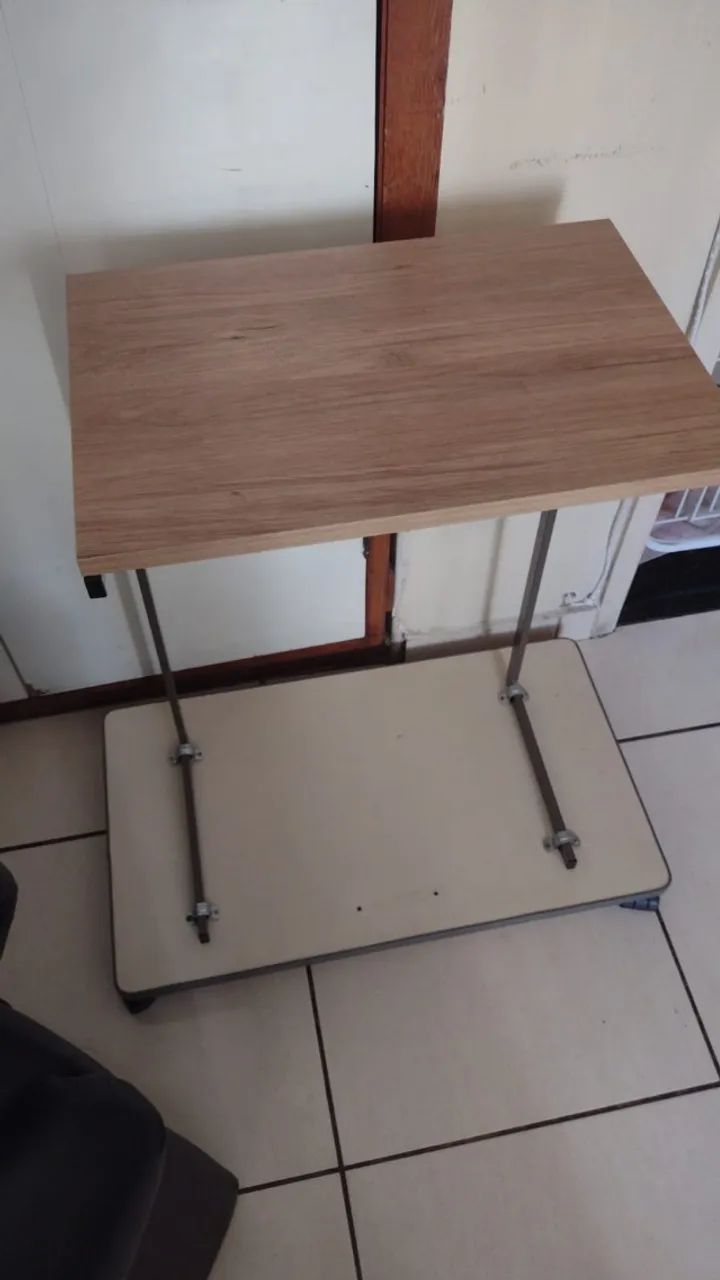 Mesa de apoio. Muito barata!