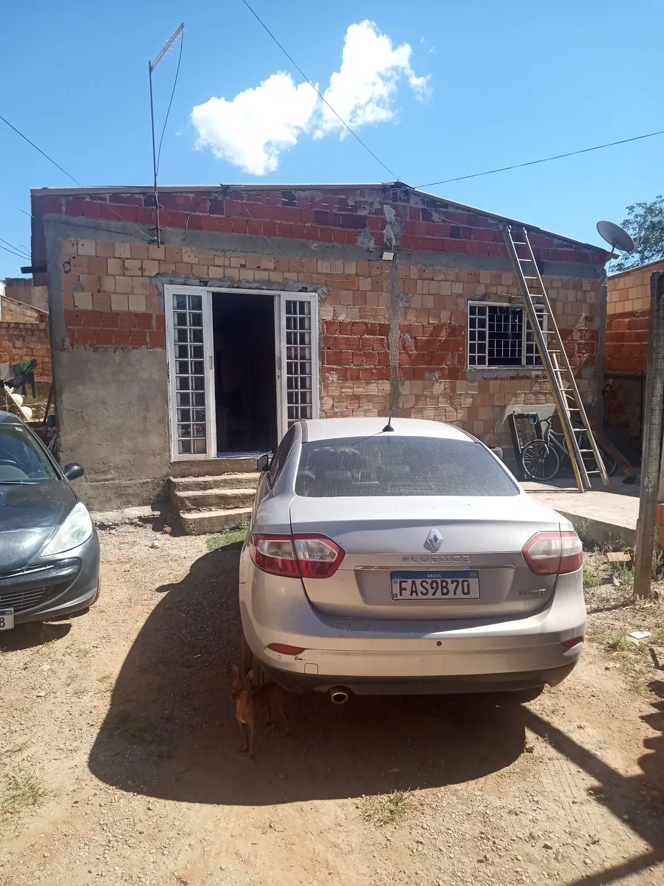 Vende se casa na vila paraíso 1 quadra 7