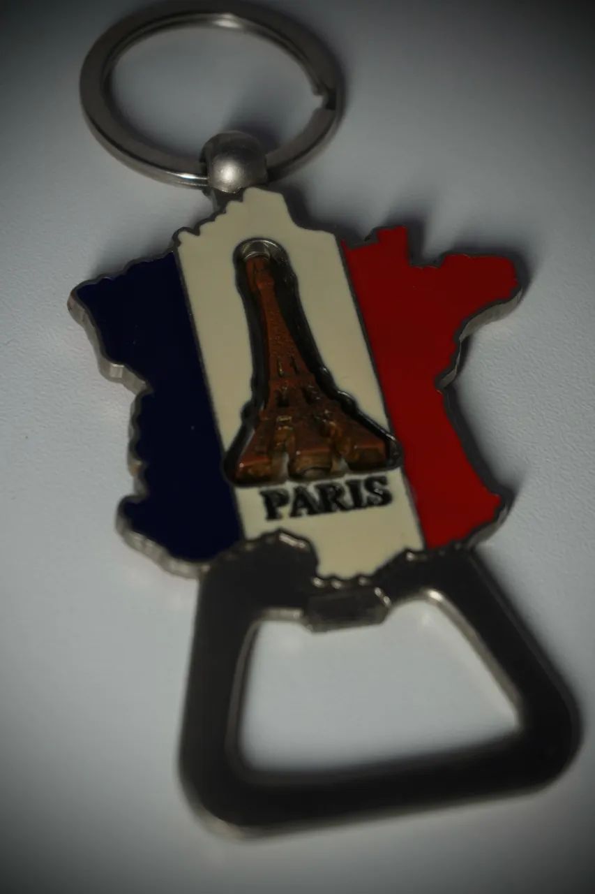 Chaveiro abridor de garrafa Paris  - Foto 3