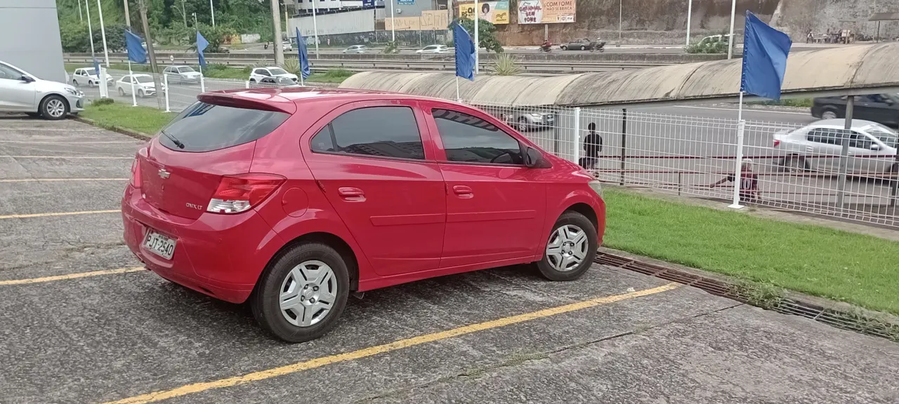 Onix 2015/216 1.0 LT 