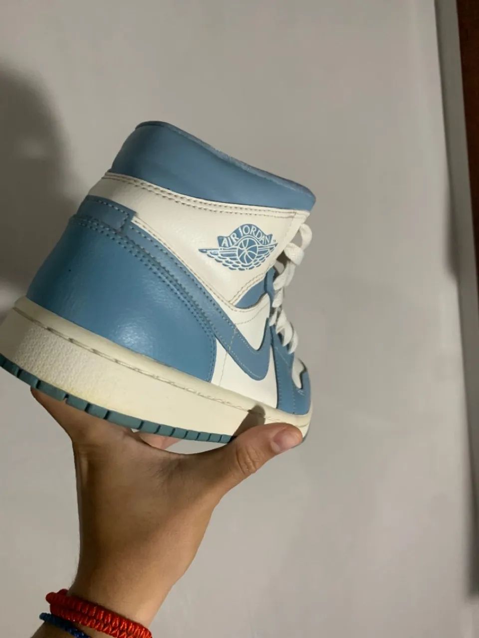 Air Jordan 1 Mid UNC - Azul e Branco - Foto 4