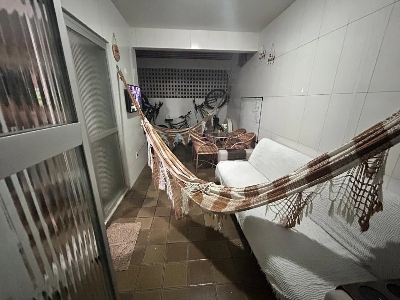 Alugo duplex em condomínio