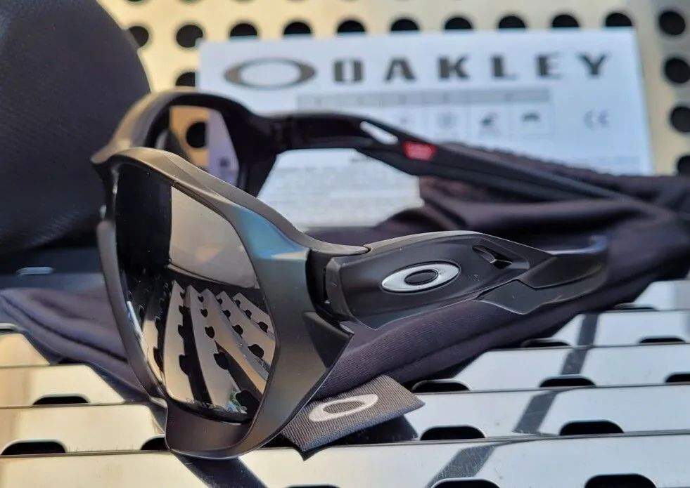 Óculos Oakley Plazma Original Novo na Caixa e Case Lentes Black Polarized - Foto 5