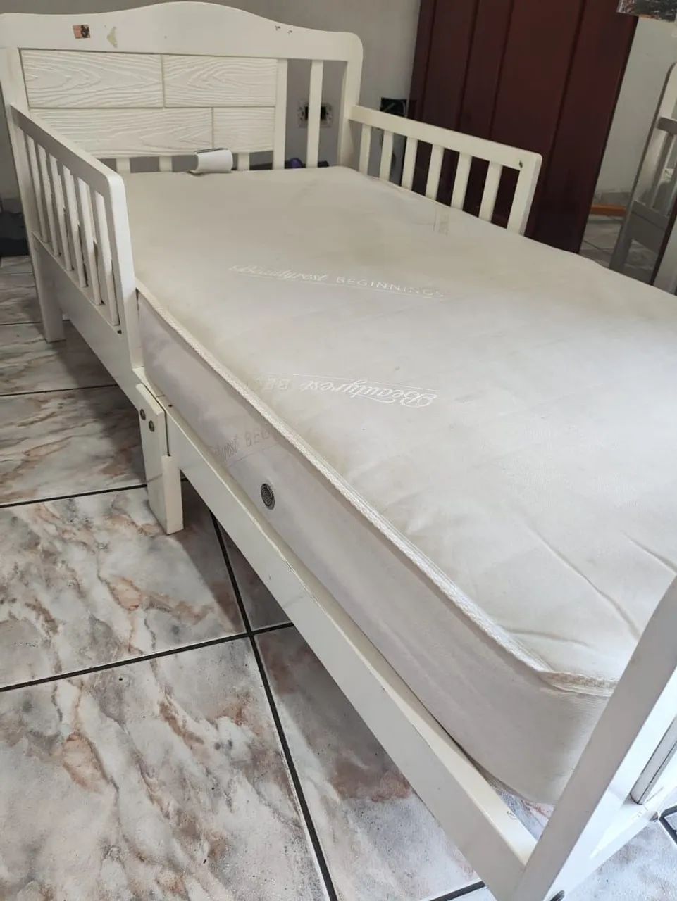 Cama infantil e colchão - MADE IN USA.
