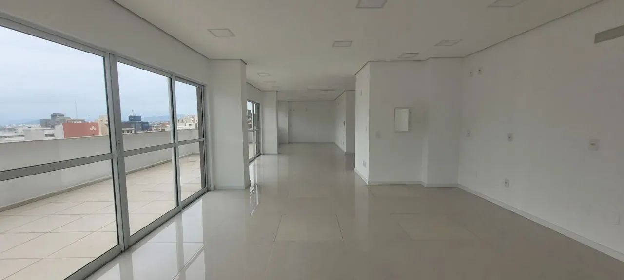 Andar/Sala comercial com vista mar e 2 vagas para locação no Centro de Florianópolis. - Foto 7