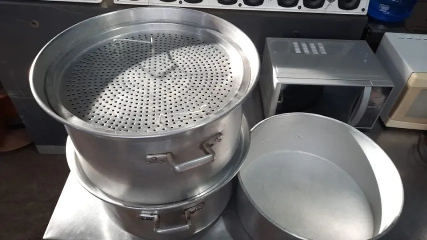 Panelas alumínio grosso para cozimento 3 camadas 0,60 cm bem conservadas - Foto 6