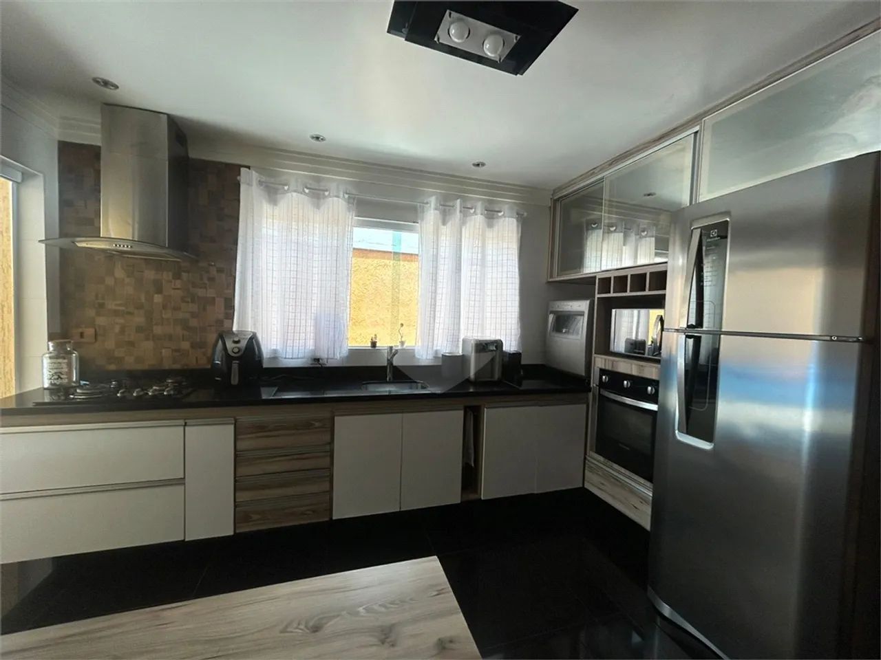 Casa térrea com 250 metros quadrados com 4 quartos em Jardim Virginia Bianca - São Paulo - - Foto 2
