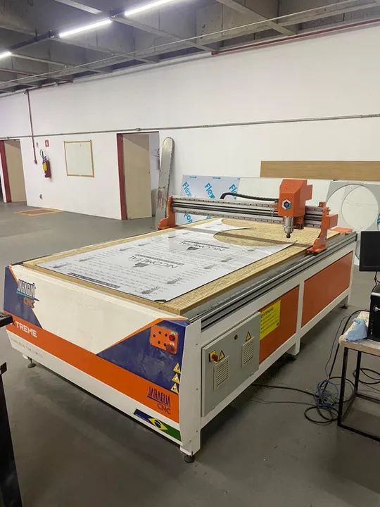Máquina router CNC - 250x150cm