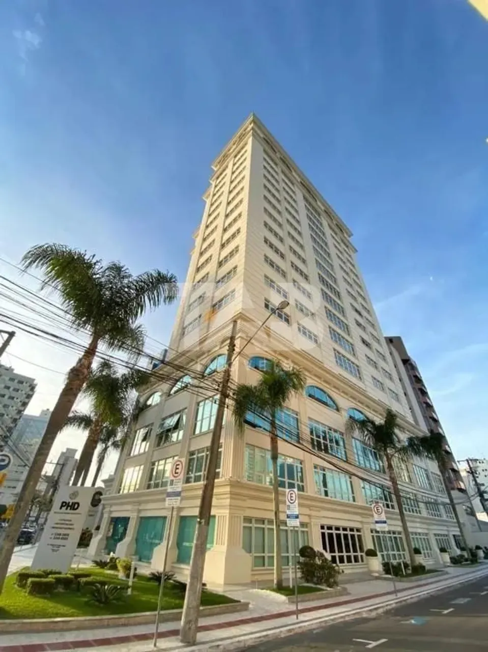 Sala comercial para locação no edifício embraed