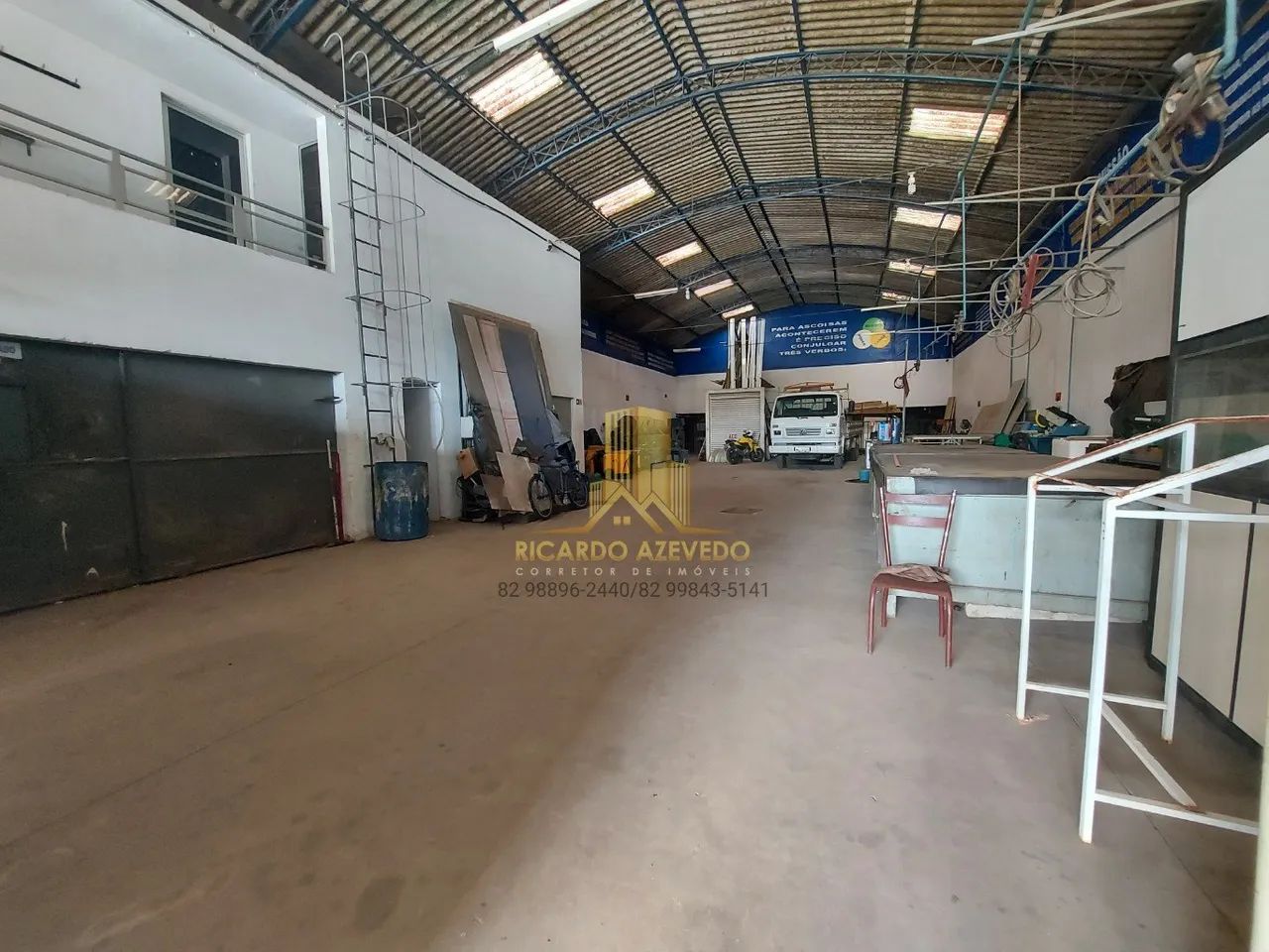 Alugo Galpão, depósito, tipo Armazém, no bairro Antares. Imóvel com área de 750m² - Foto 3