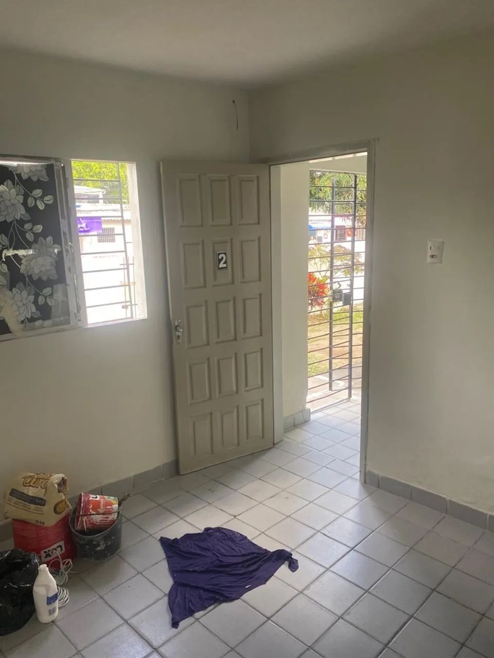 Apto no Arruda/ 50m2/ sala/ cozinha / área de serviço/ com taxas 