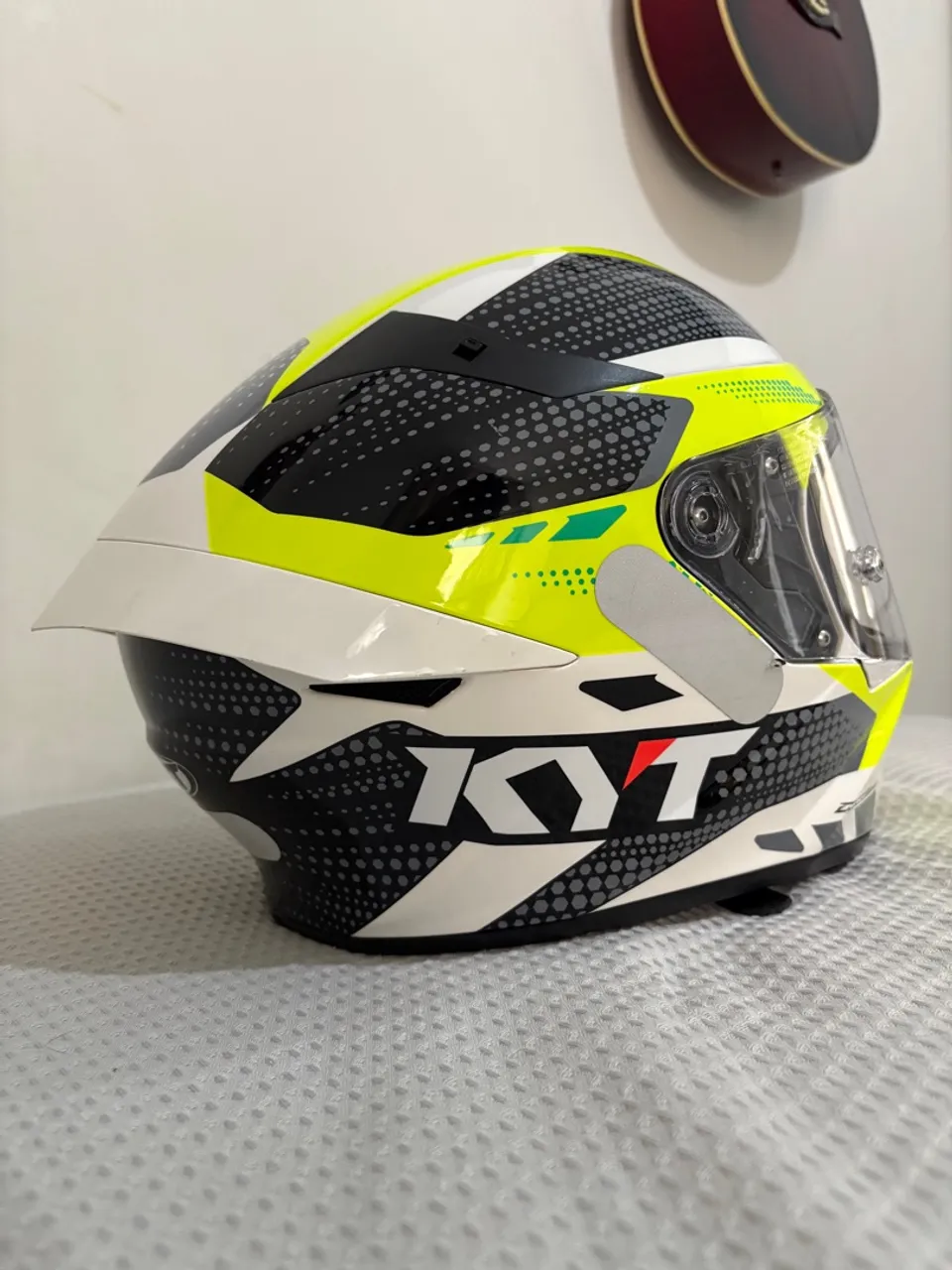 Capacete KYT TT Course Gear - Branco/Preto/Amarelo