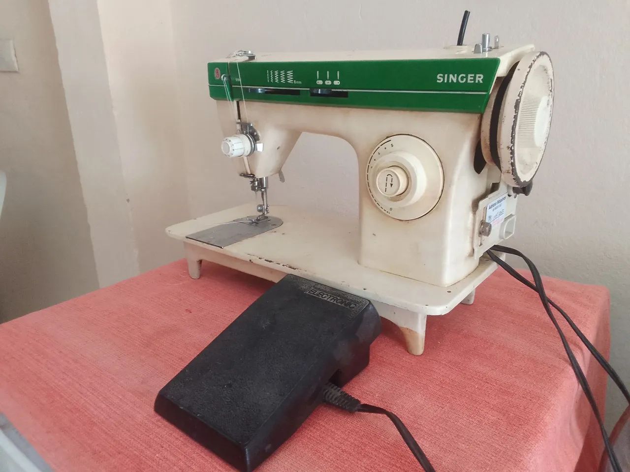 Máquina de costura Singer  - Foto 3