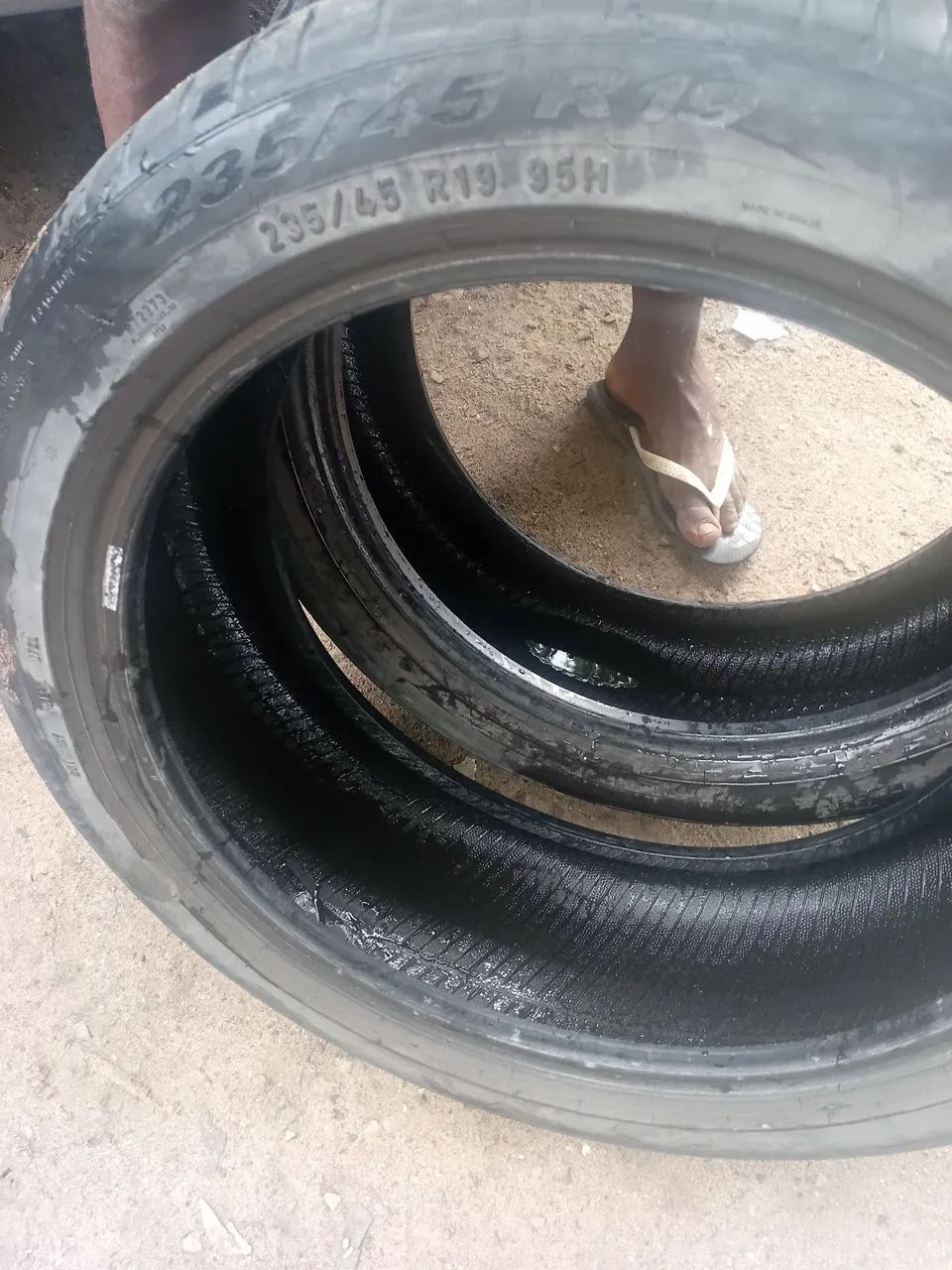 Pneus aro 235/45/19 são 2 - Foto 2