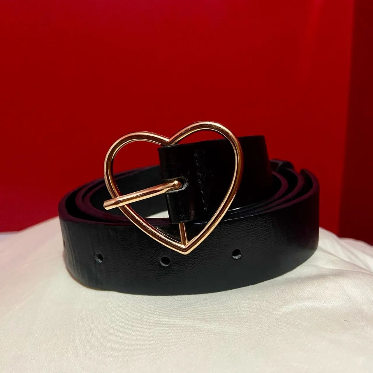 Cinto Feminino com Fivela de Coração Dourado