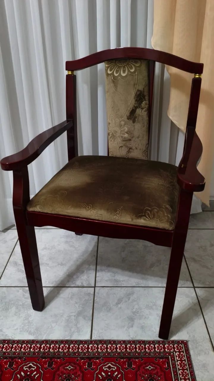 Cadeira em Madeira com Assento Estofado - Foto 2