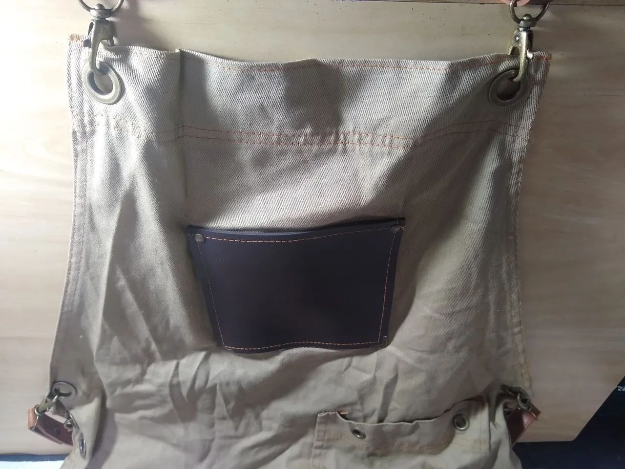Avental de cabeleireiro e outros com bolsos - Foto 4