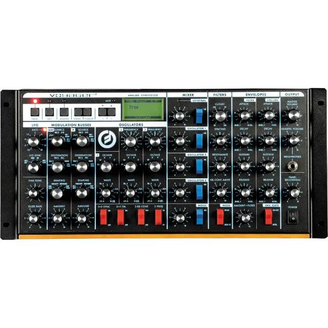 Minimoog Voyager RME Rack Mount Edition Sintetizador Monofônico