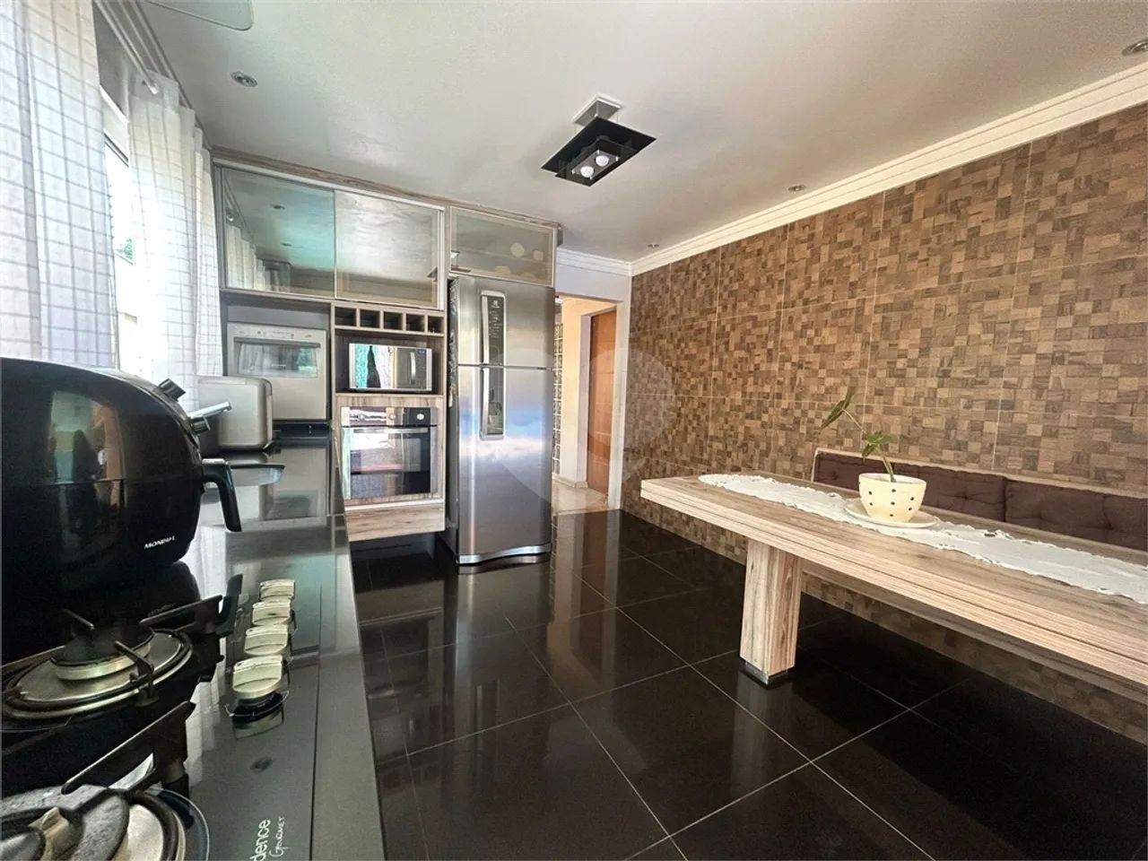 Casa térrea com 250 metros quadrados com 4 quartos em Jardim Virginia Bianca - São Paulo -