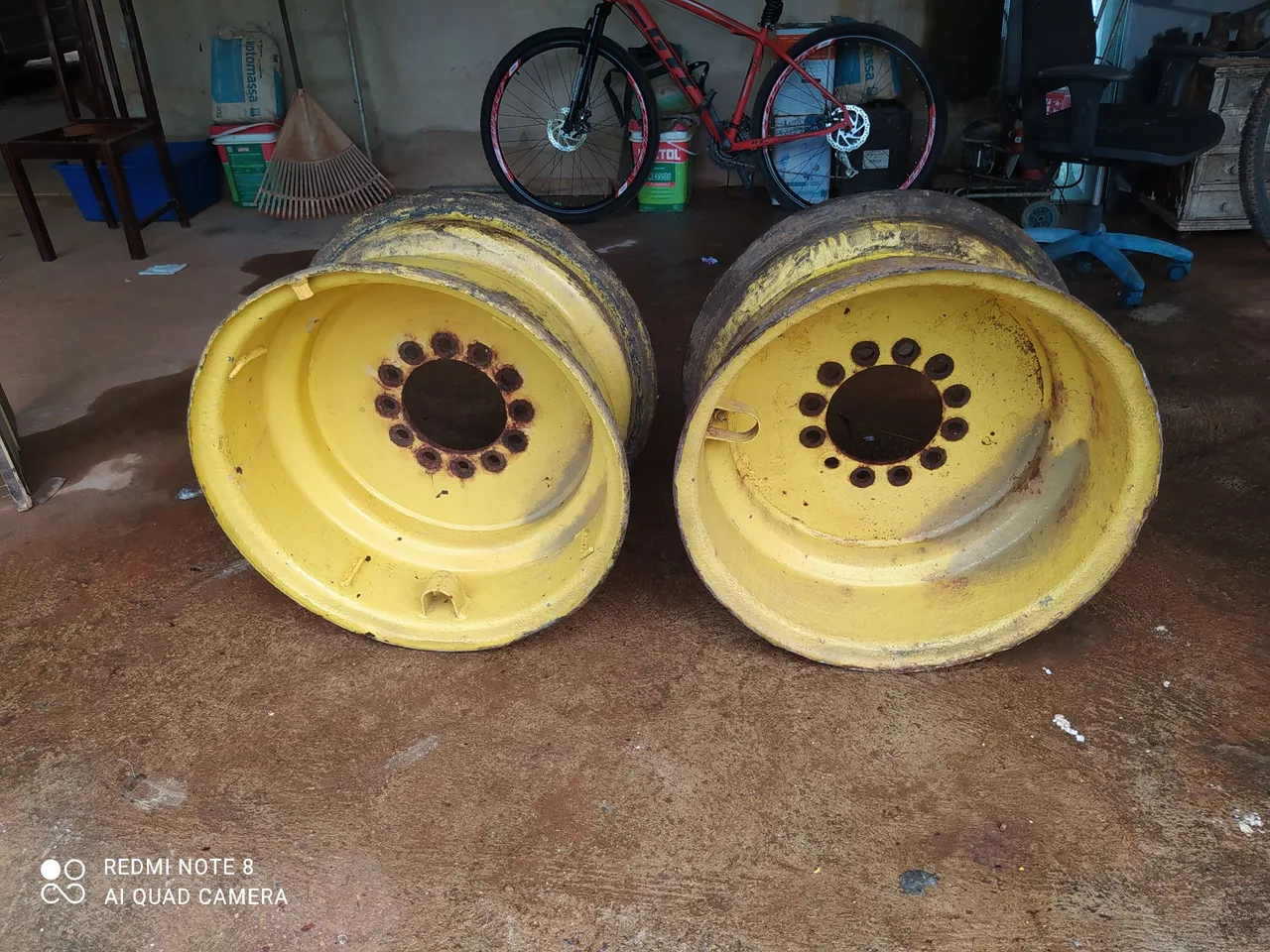 VENDE-SE PAR DE RODAS CARREGADEIRA KOMATSU WA180 / WA200