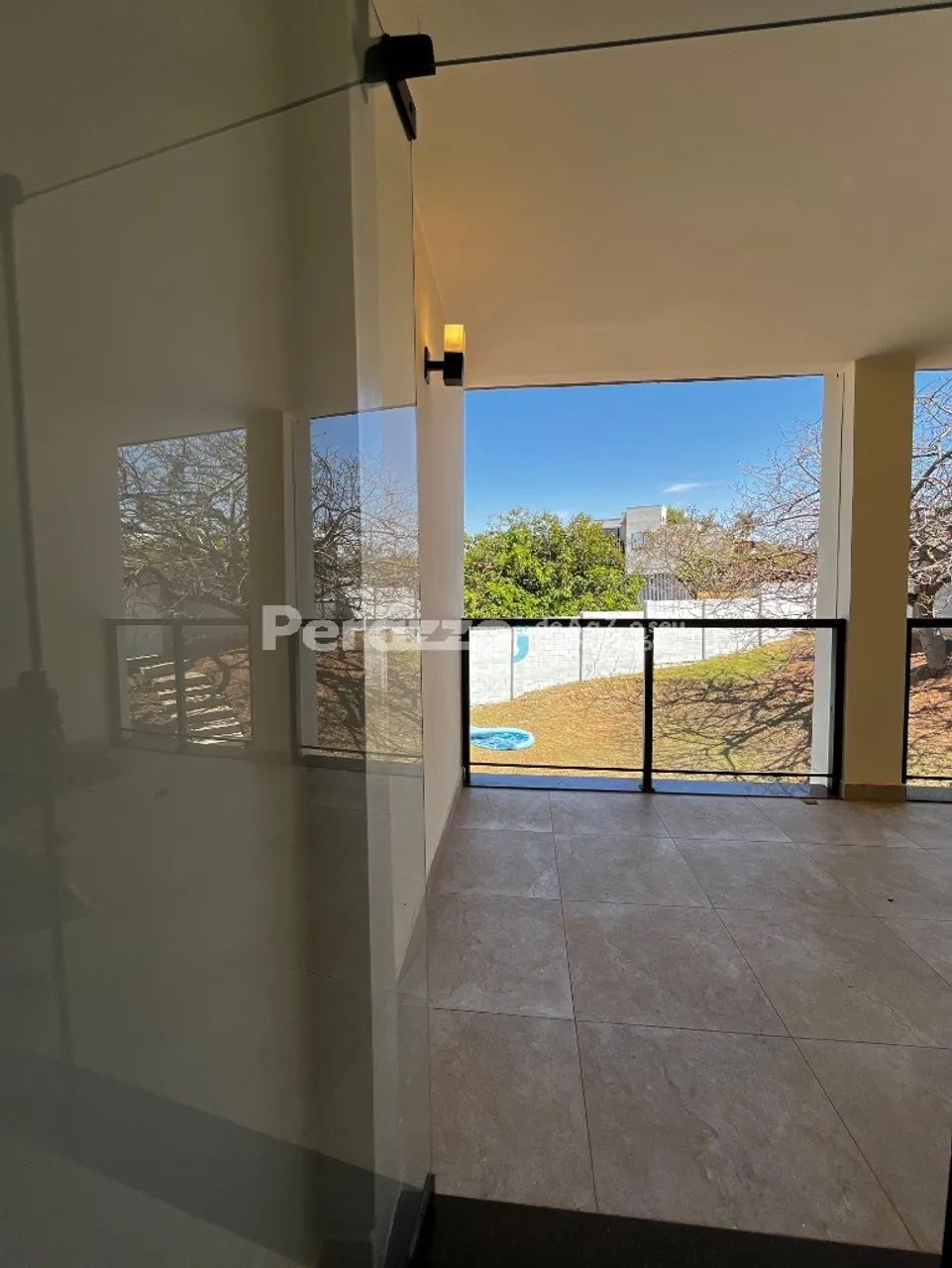 Belíssima Casa com 4 SUÍTES localizada no Condomínio Quinta Interlagos - Jardim Botânico P - Foto 9