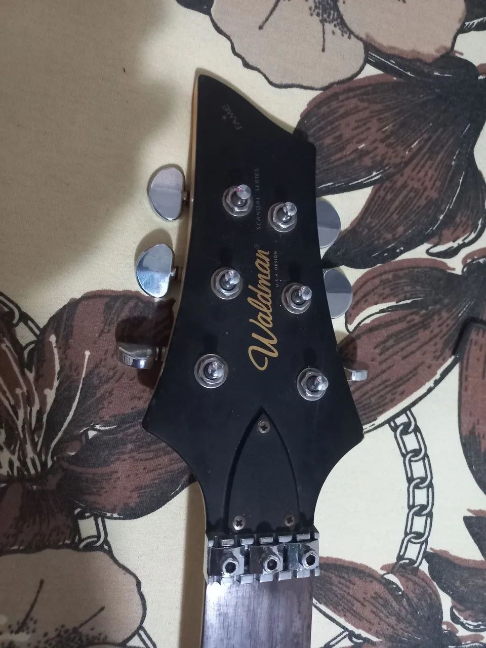 Apenas troca por outras guitarras - Foto 4