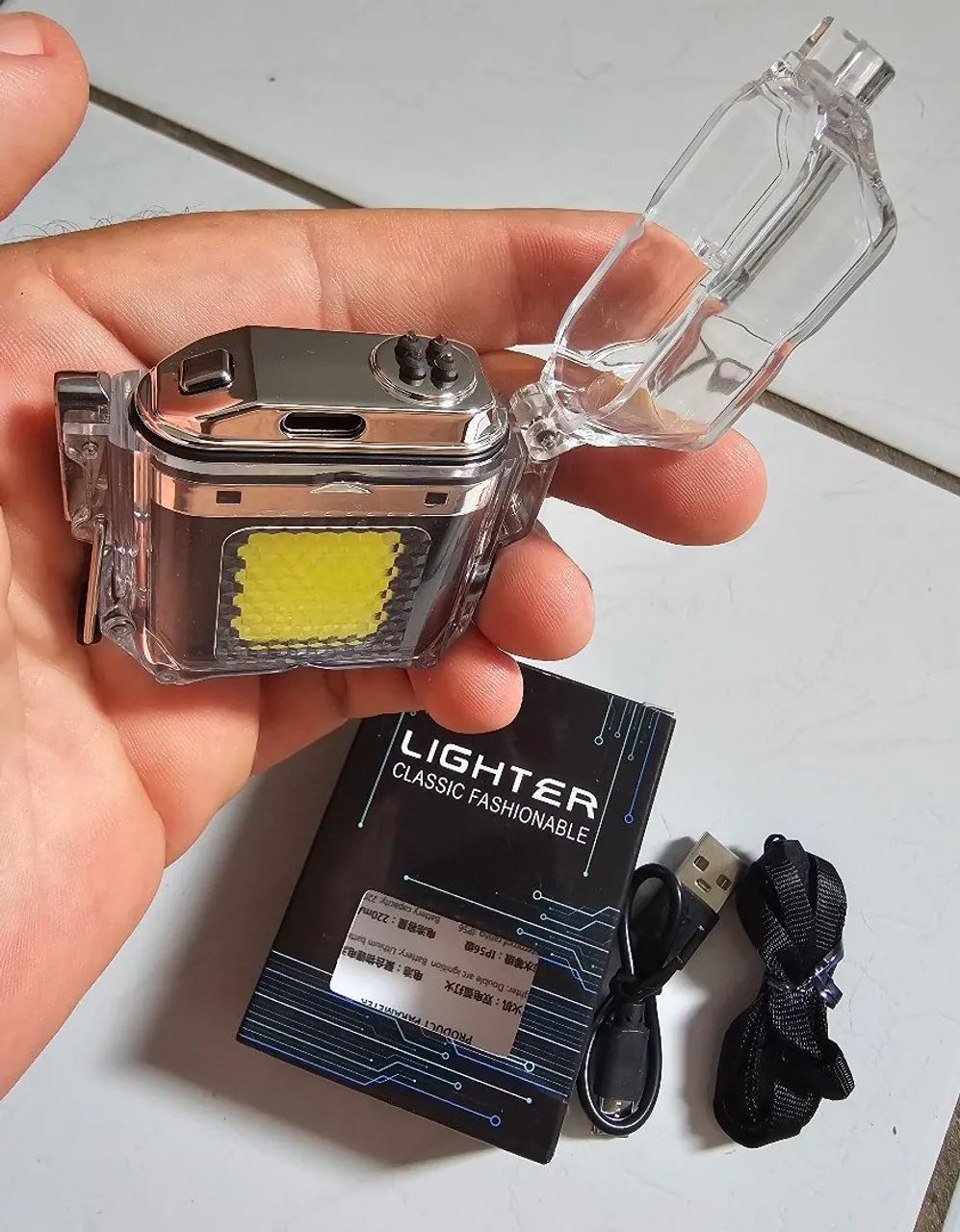 Isqueiro de Plasma, Recarregável com Lanterna LED. - Foto 2