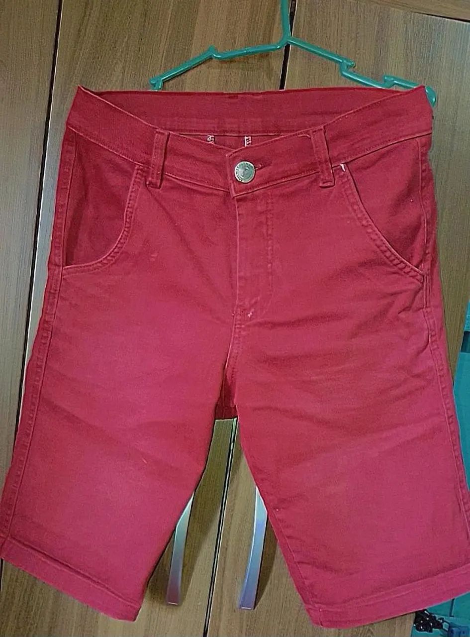 Bermuda masculina vermelha 