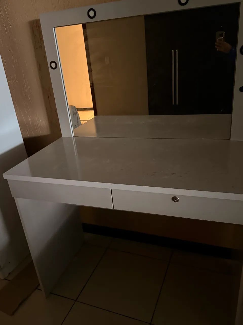 Penteadeira com gavetas e lâmpadas - Foto 2